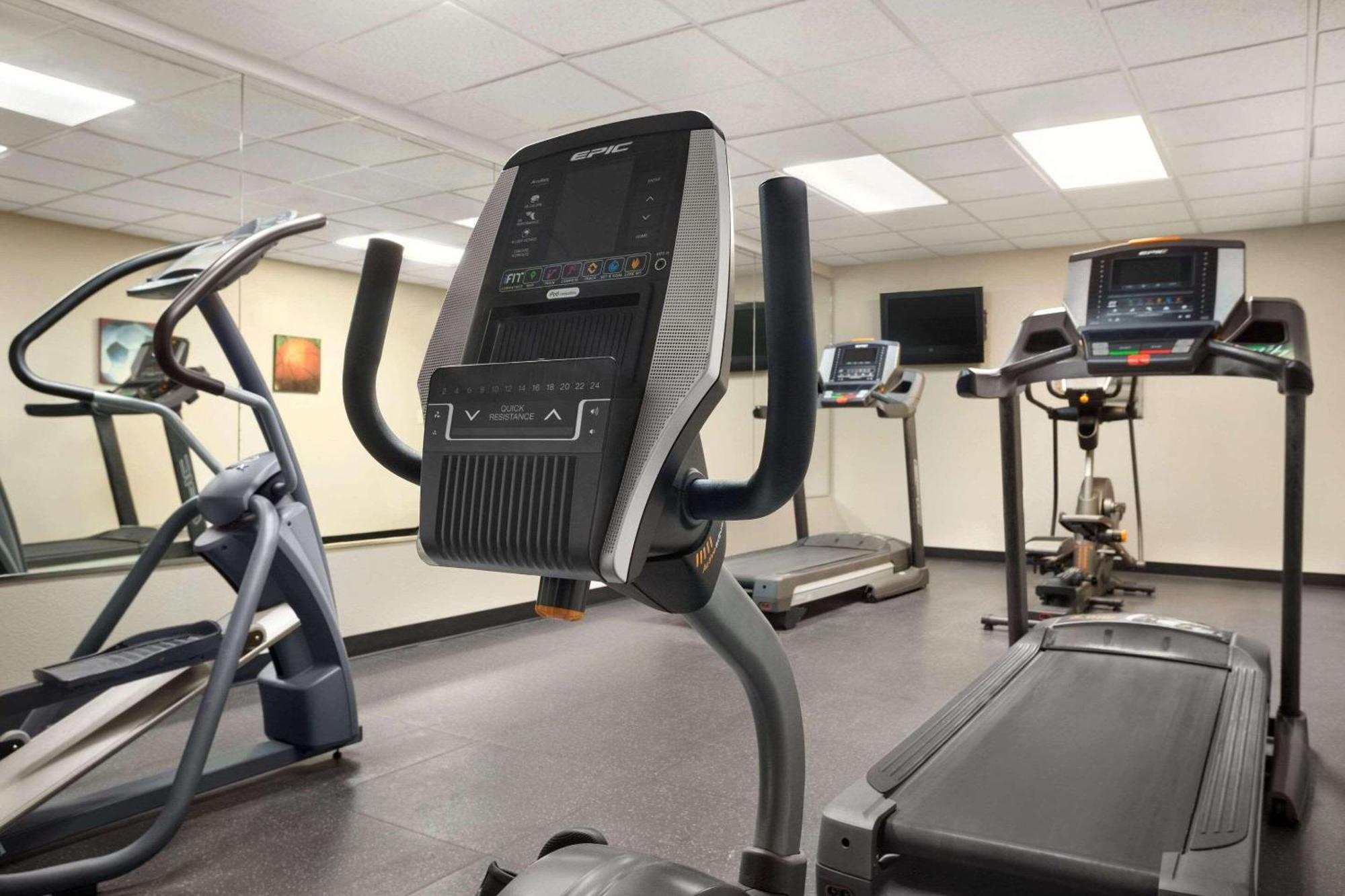 Country Inn & Suites By Radisson, Charlotte University Place, Nc Bagian luar foto